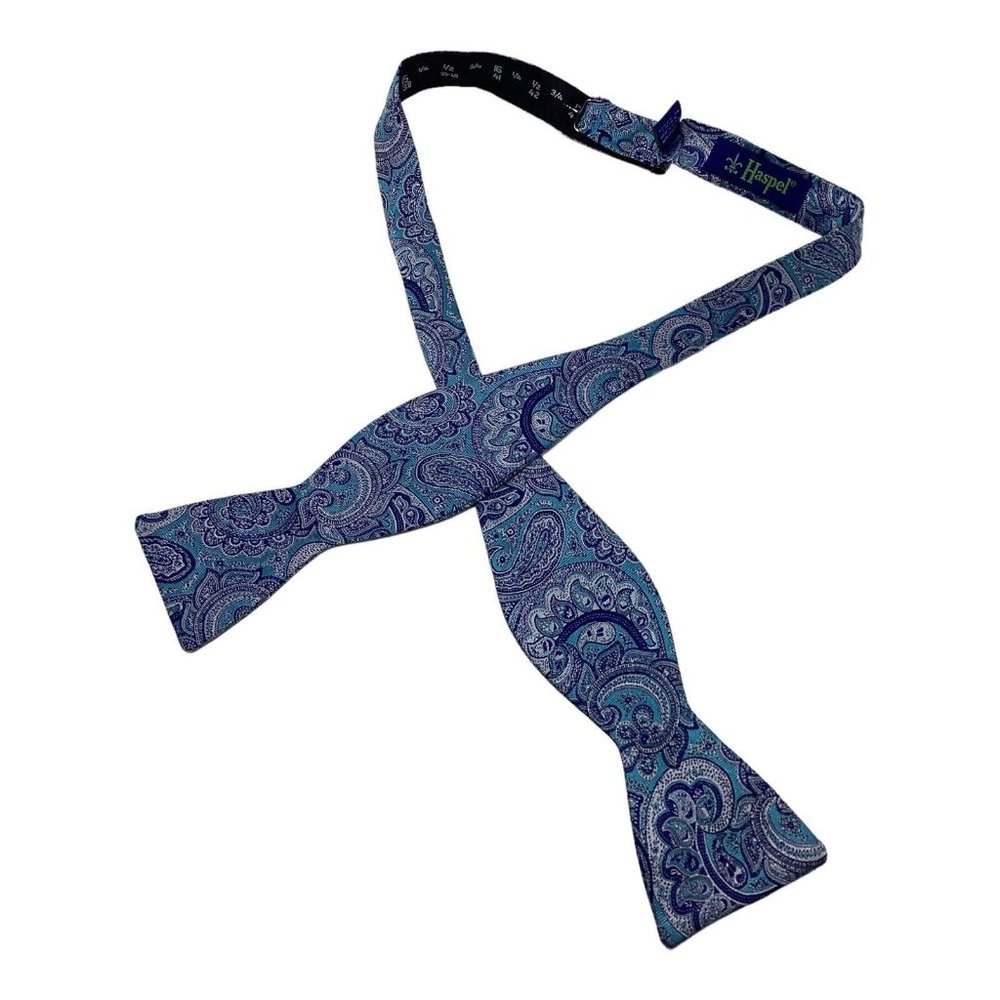 HASPEL Blue Paisley Silk Adjustable Self Bow Tie 2.5" EC
